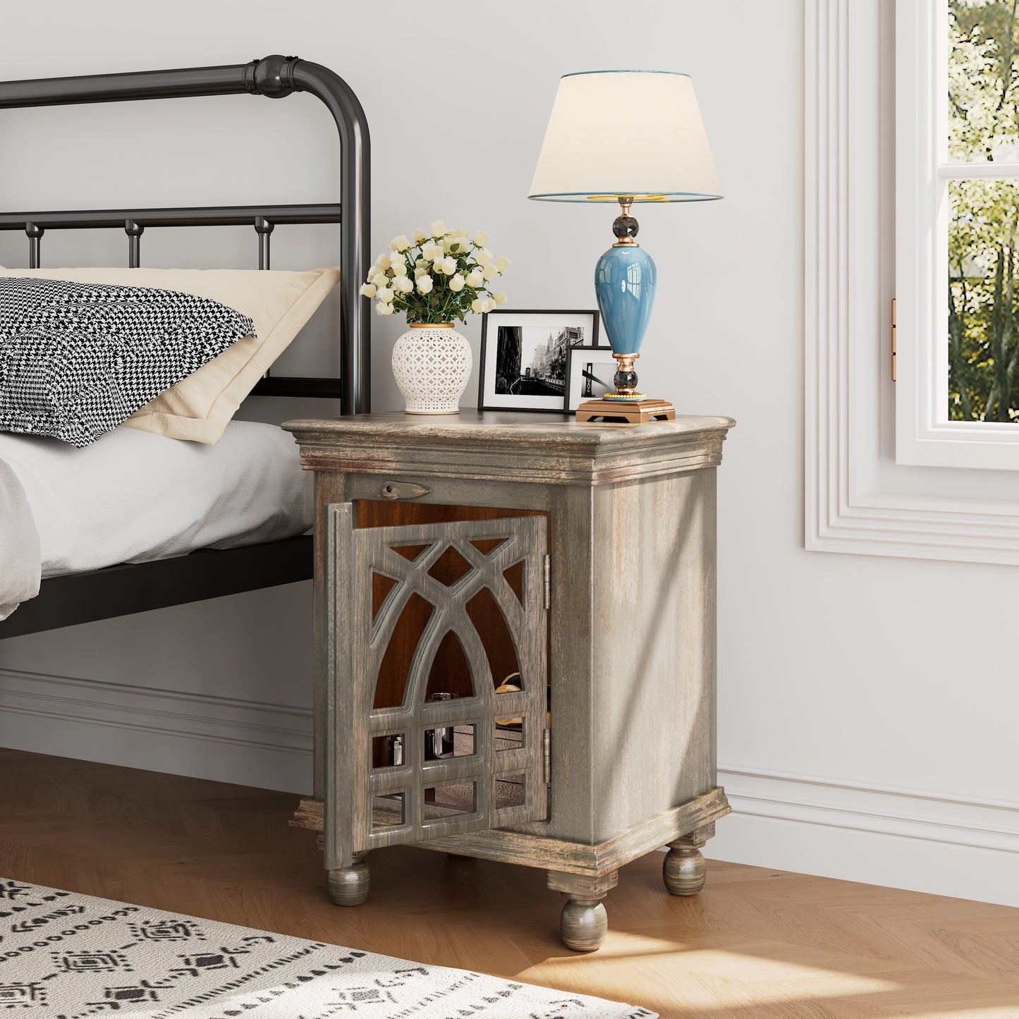 Home & Living: by
