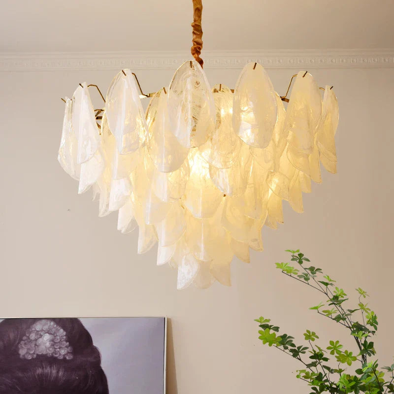 French Light and Luxury Restaurant Pendant Lamp - Postmodern Elegance with a Retro Glass Feather Design for Bedrooms and Dining Spaces