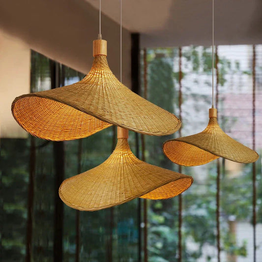 Classic Straw Hat Handmade Bamboo Pendant Lamp - Retro Rattan LED Chandelier for Home Decoration in Living Rooms and Restaurants