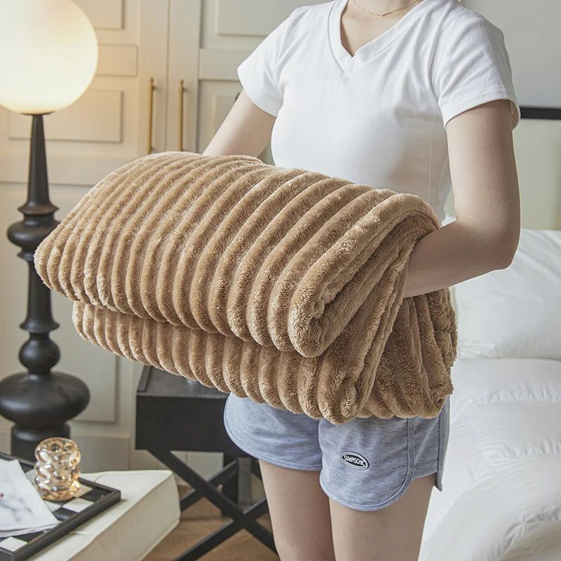 VividTwill 1pc Fluffy Coral Velvet Blanket Air-Conditioned Flannel Plush Comfortable Thickened Warm Soft Throw Blanket Bed Cover