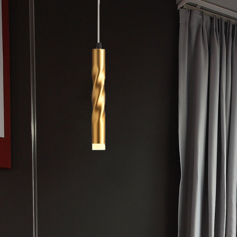 Eliana Captivating Rope Pendant: Modern Elegance in Gold