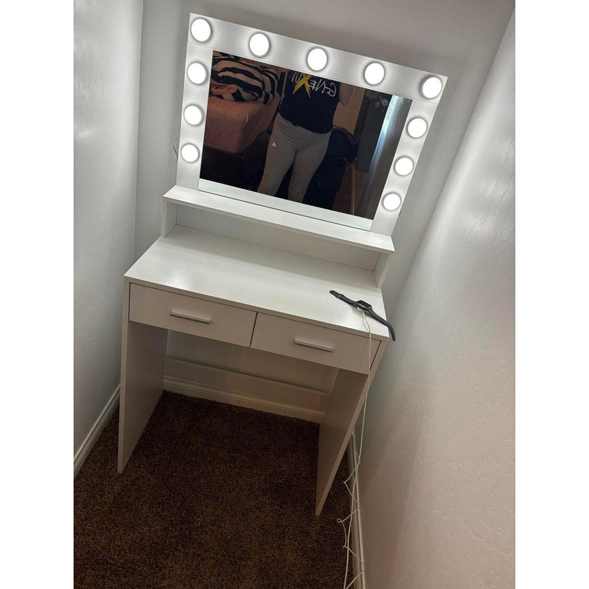 Vanity Desk with Mirror and Lights, Dressing Table with Large Drawer, 2 Level Storage Dresser & 3 Lighting Modes Adjustable Brightness, Suitable for Bedroom(White)