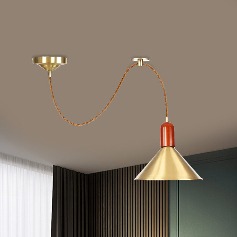 Eleanor's Golden Glow: Expandable Pendant for Vintage Elegance (Gold, 1-Light)