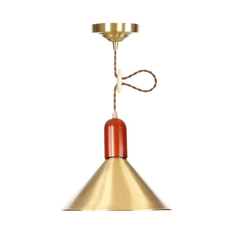 Eleanor's Golden Glow: Expandable Pendant for Vintage Elegance (Gold, 1-Light)