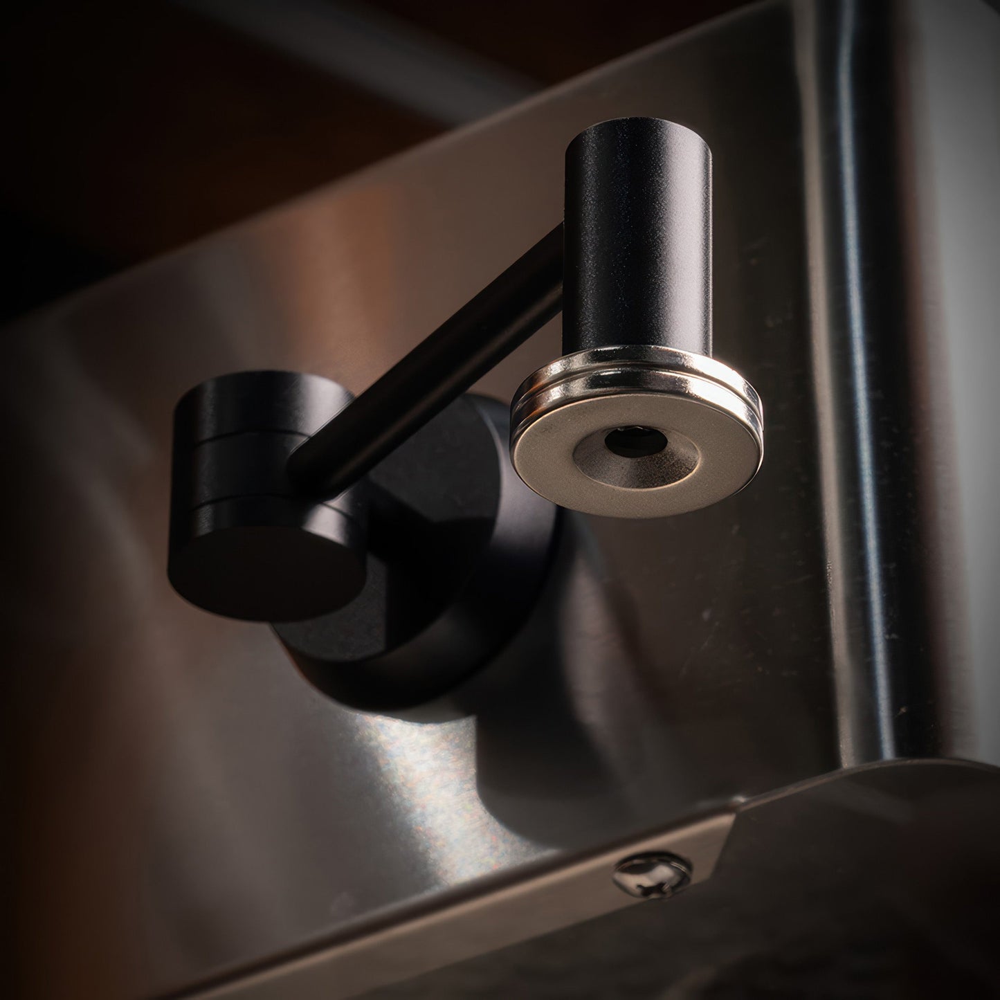 Multi-Function Magnetic Puck Screen Holder