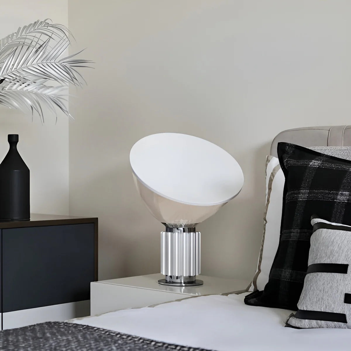 Taccia Glass Table Lamp