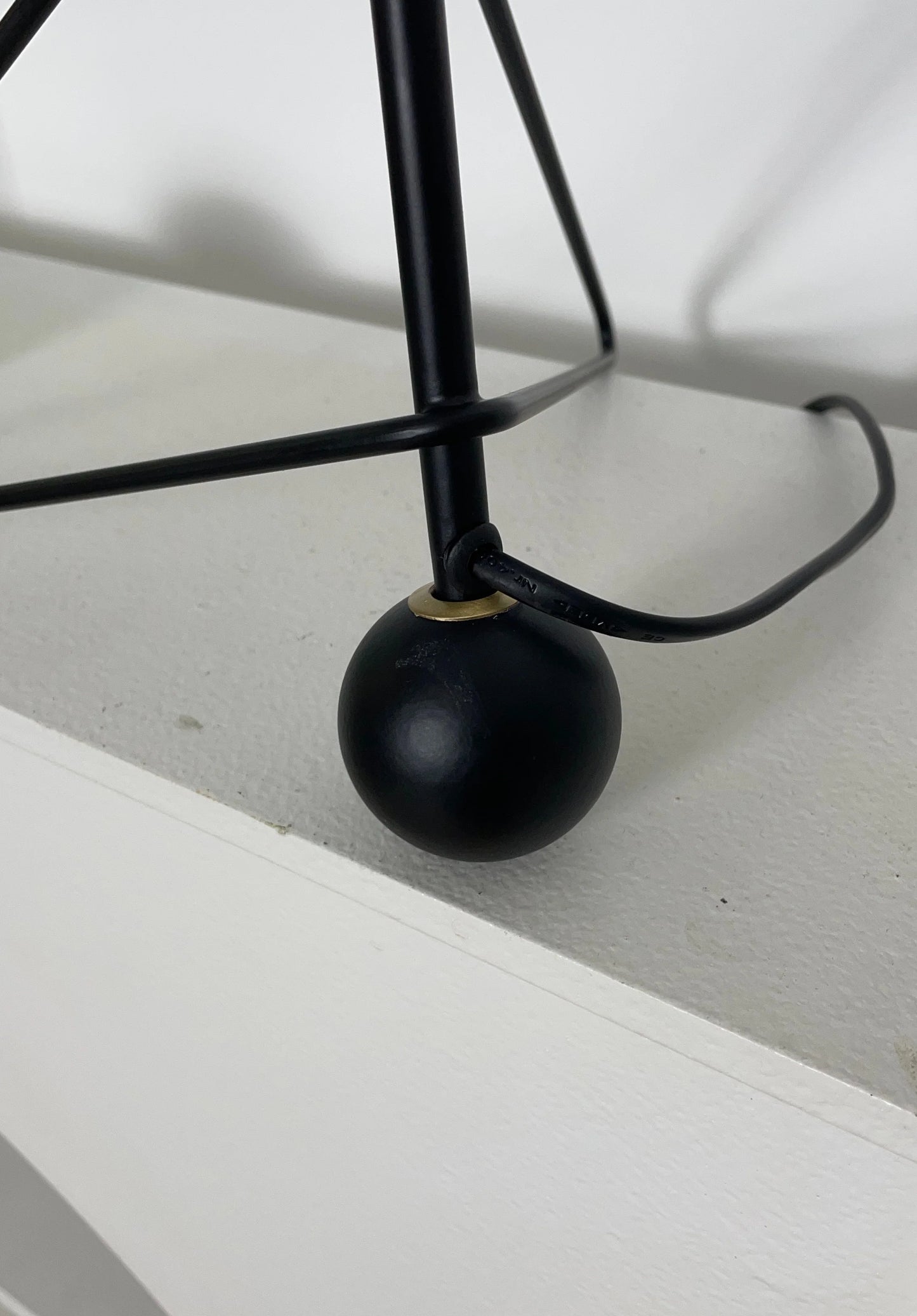 Tripod HM9 Simple Table Lamp