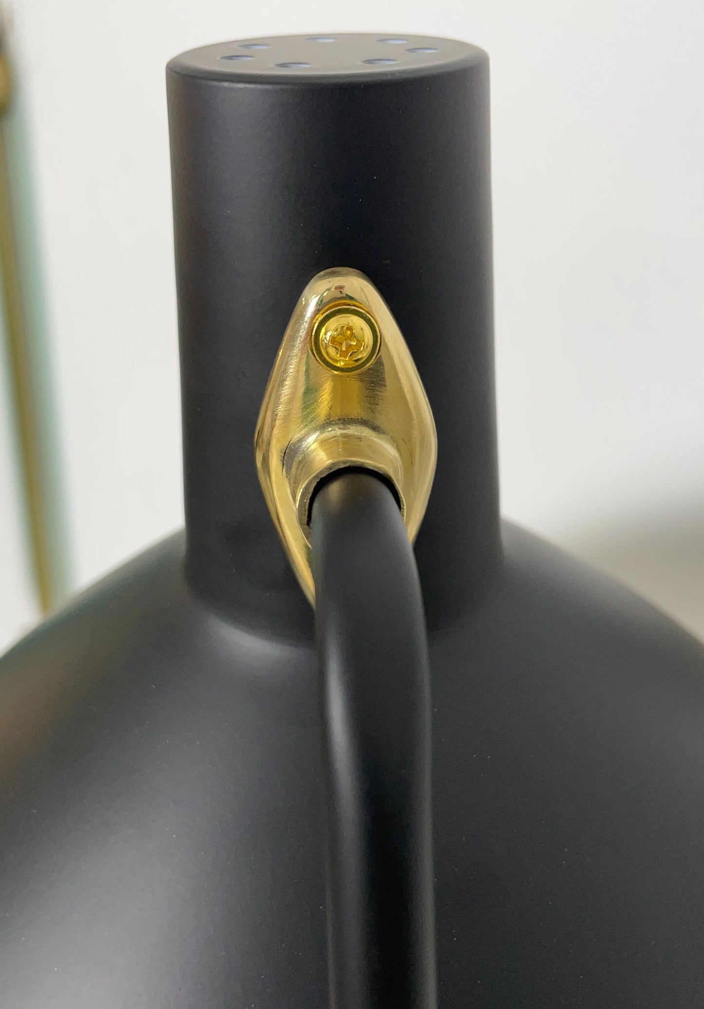 Tripod HM9 Simple Table Lamp