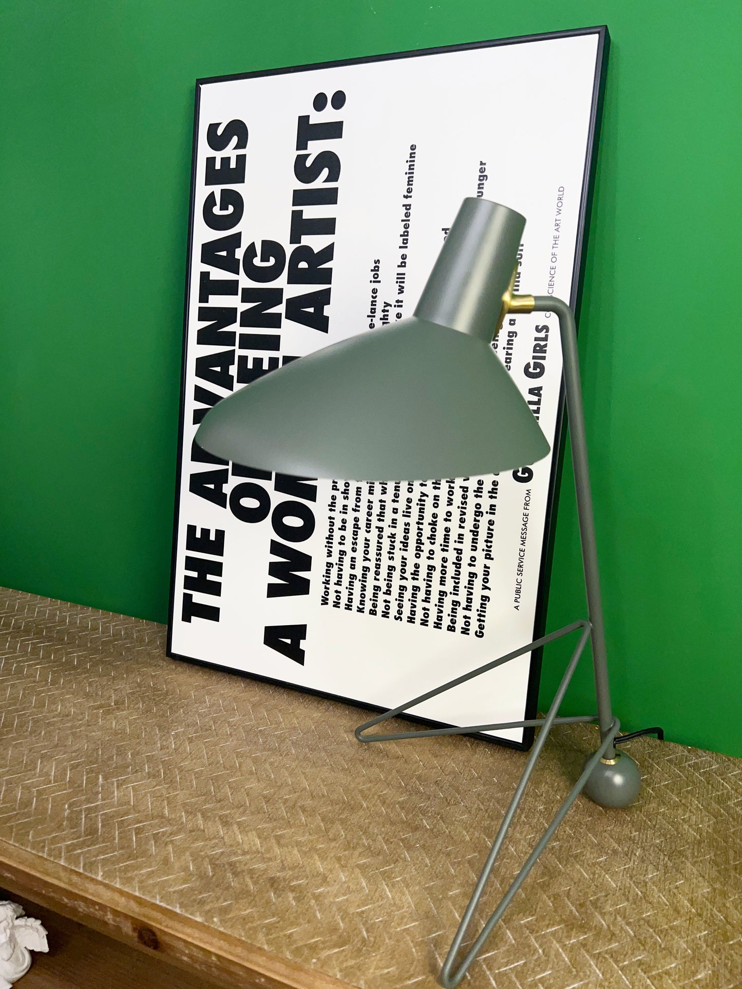 Tripod HM9 Simple Table Lamp